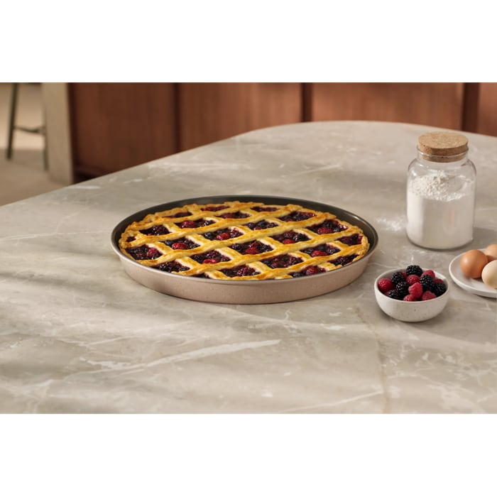 Easy2Clean Round Pie Tin for baking with non-stick ease.