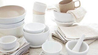 Lavavajillas RealLife® lleno de platos para demostrar su capacidad