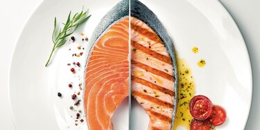 Un filete de salmón fresco, antes y después de cocinarse